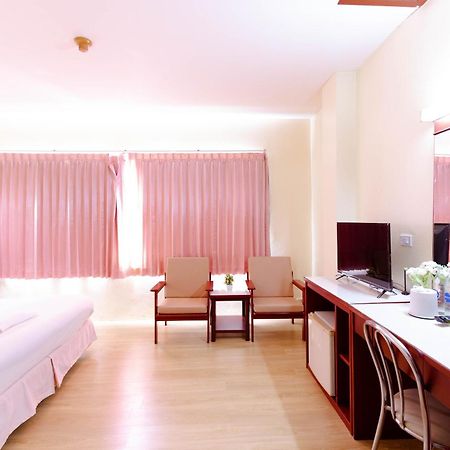 Chumphon Palace Hotel Εξωτερικό φωτογραφία